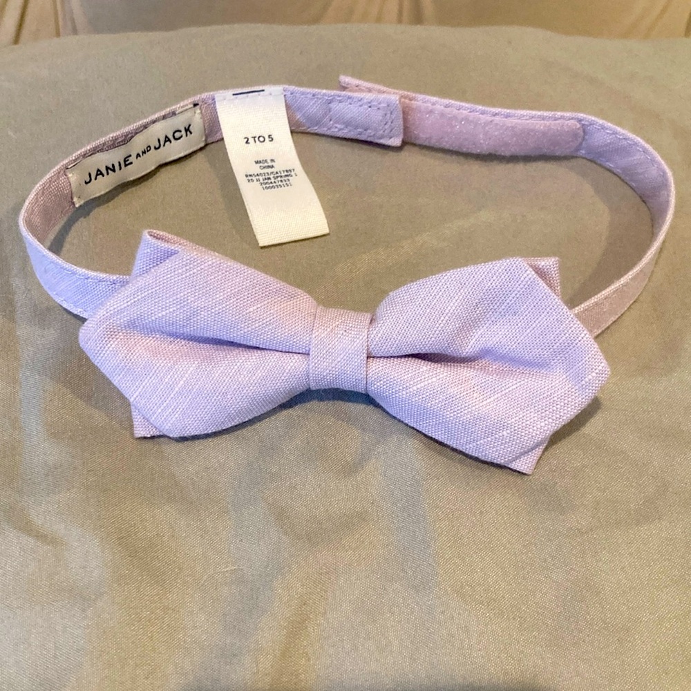 Janie and Jack linen cotton bow tie
